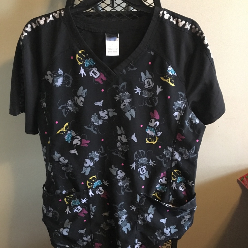 Scrub top